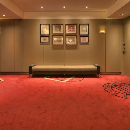 Otel Nh Collection Batalha Porto