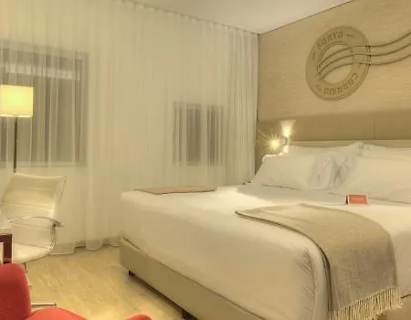 Otel Nh Collection Batalha 4*
